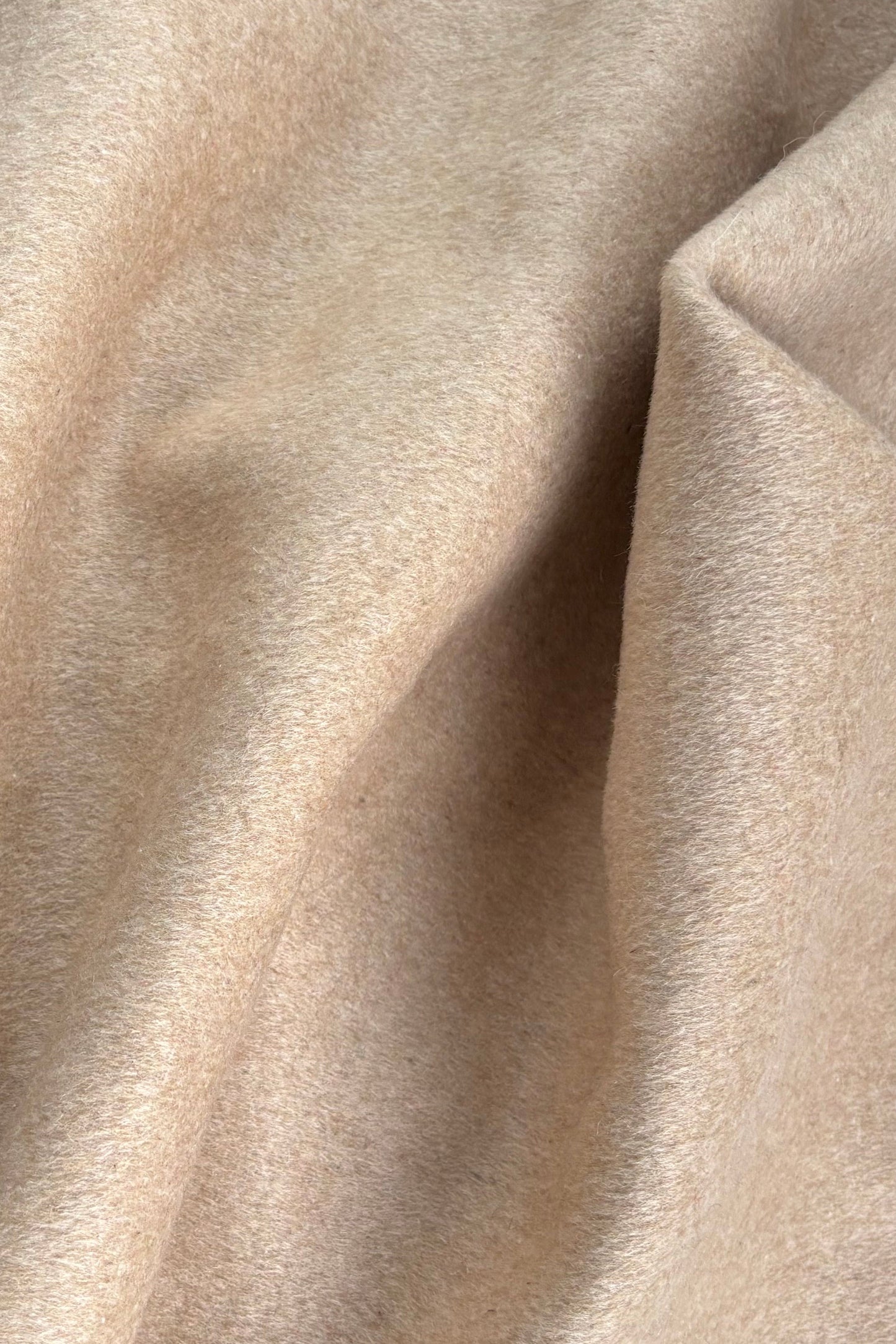 Corner Detail Wool Colour